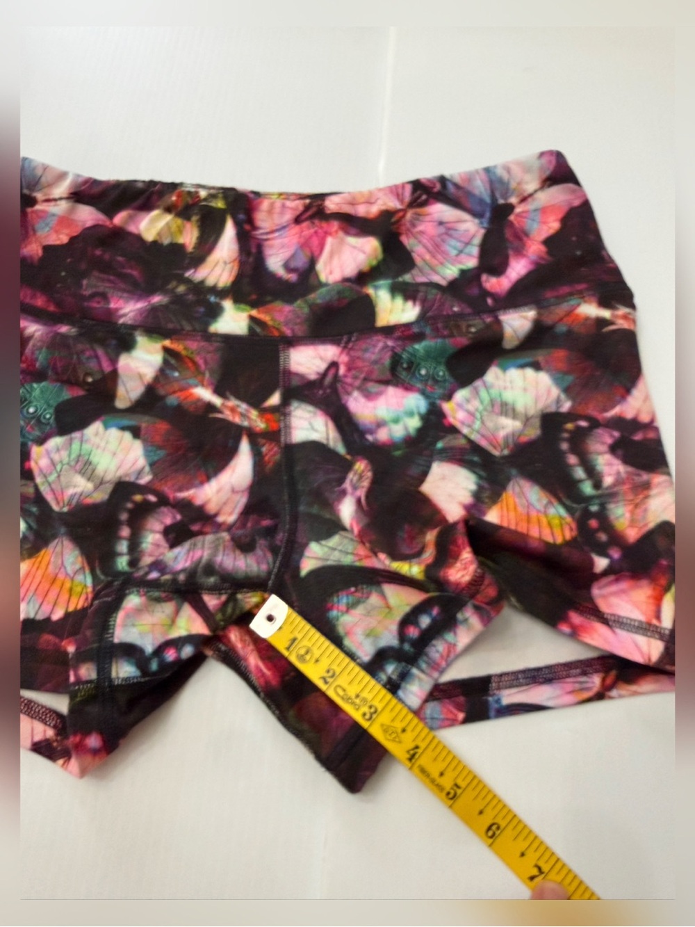 FLEO Butterfly Daydream Power High Rise Shorts - L - Picture 9 of 10
